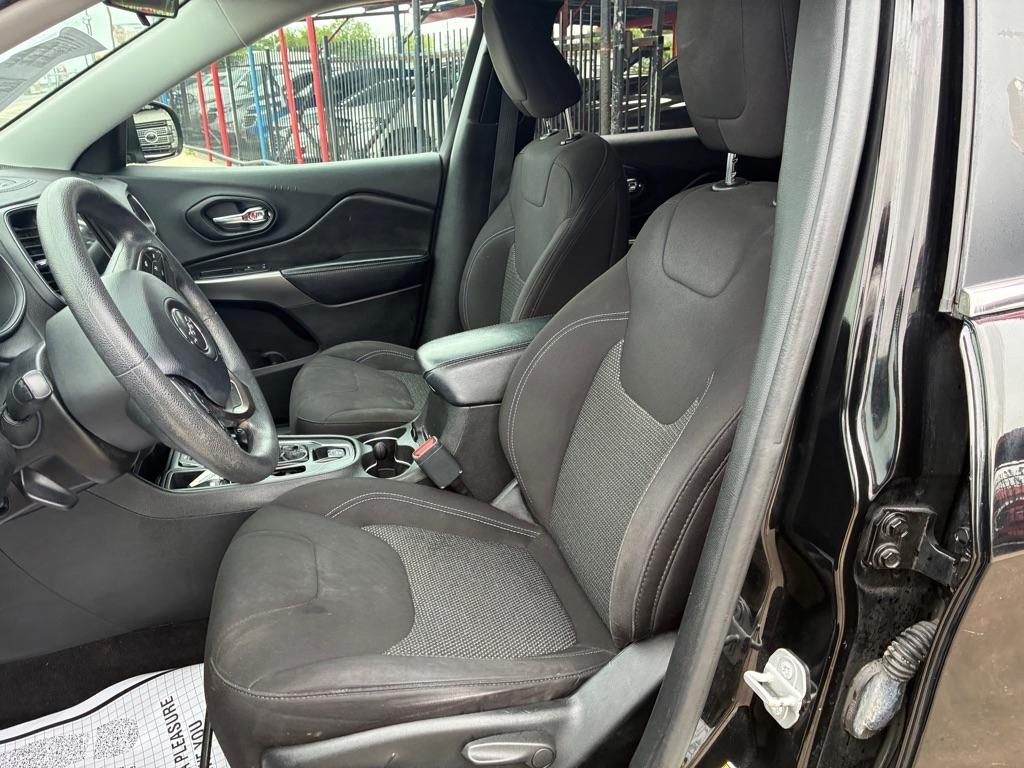 Jeep Cherokee Latitude FWD 2019