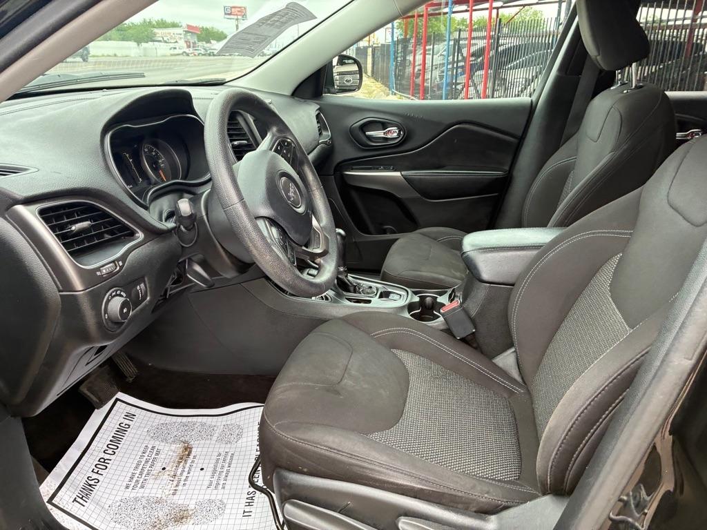 Jeep Cherokee Latitude FWD 2019
