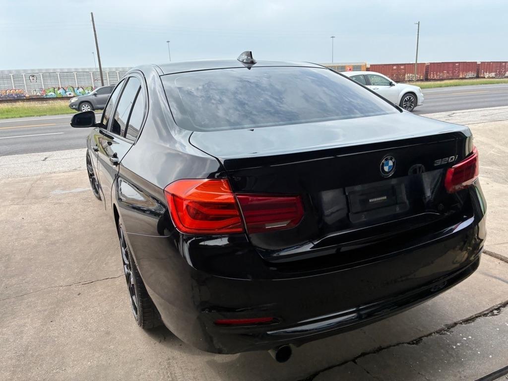 BMW 3-Series 320i Sedan 2017