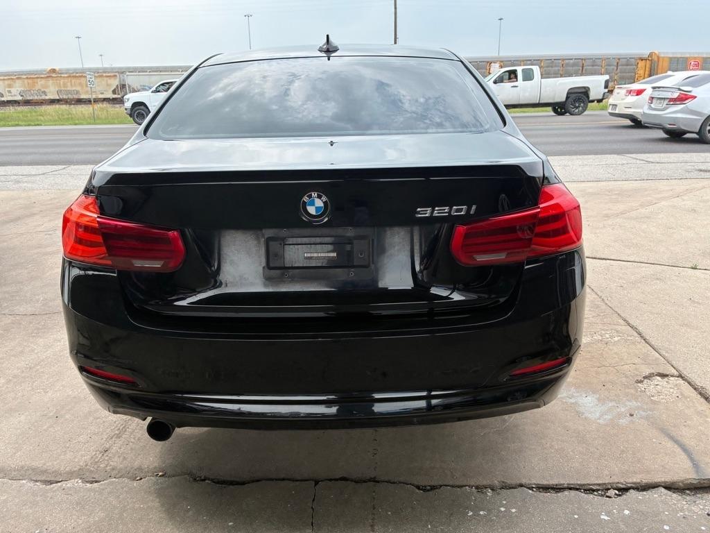BMW 3-Series 320i Sedan 2017