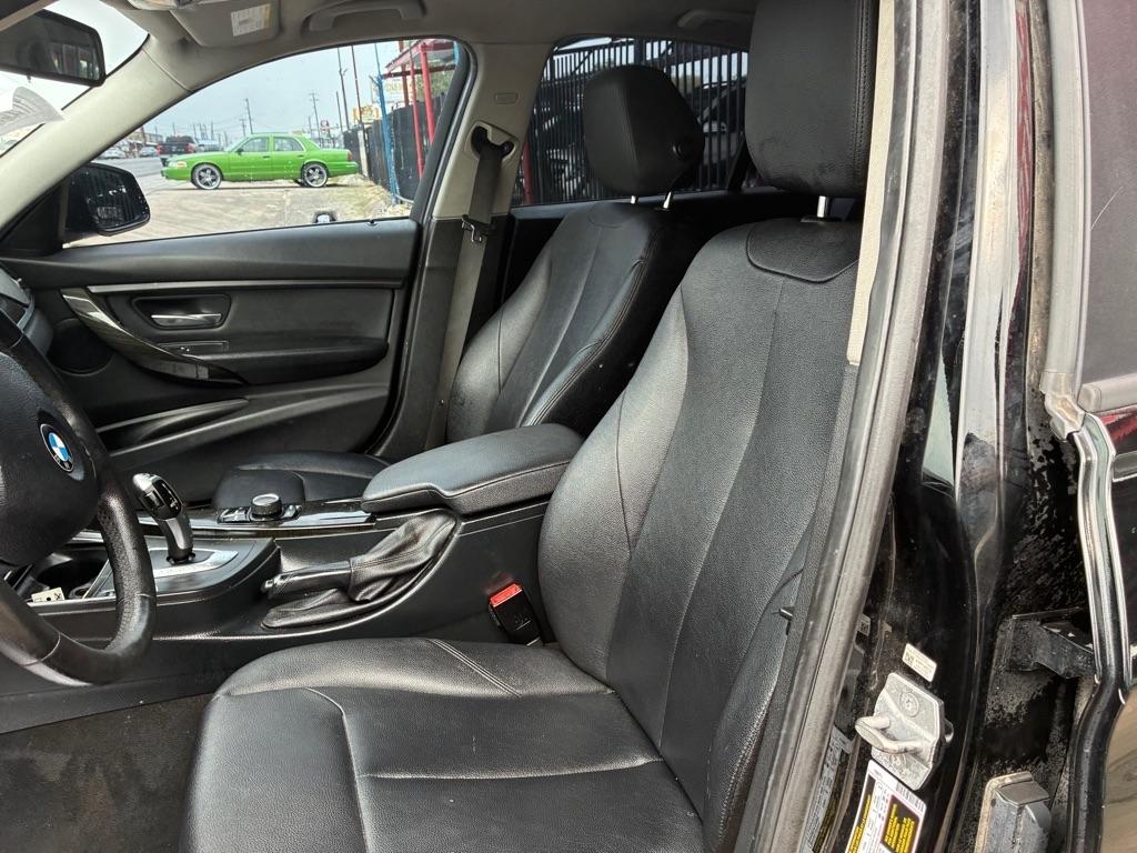 BMW 3-Series 320i Sedan 2017
