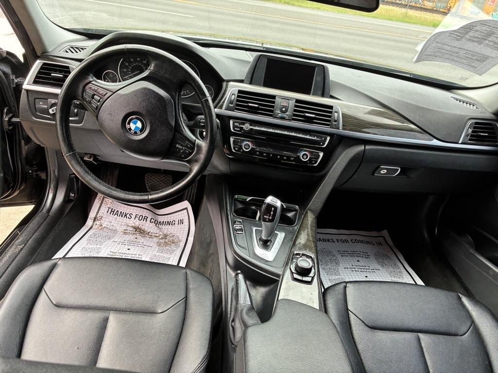 BMW 3-Series 320i Sedan 2017