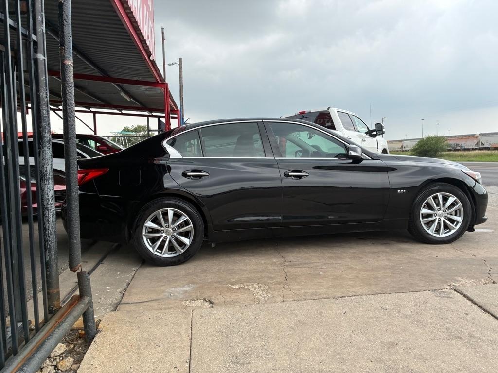 Infiniti Q50 2.0t Premium 2017