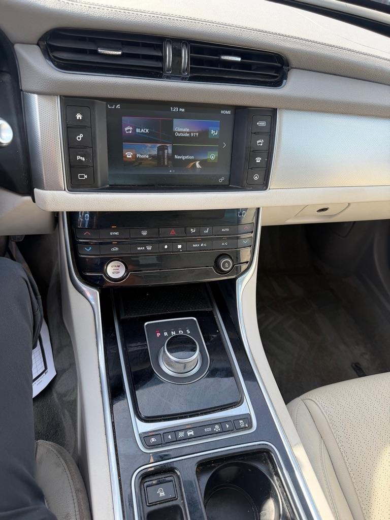 Jaguar XF-Series 35t Prestige 2016