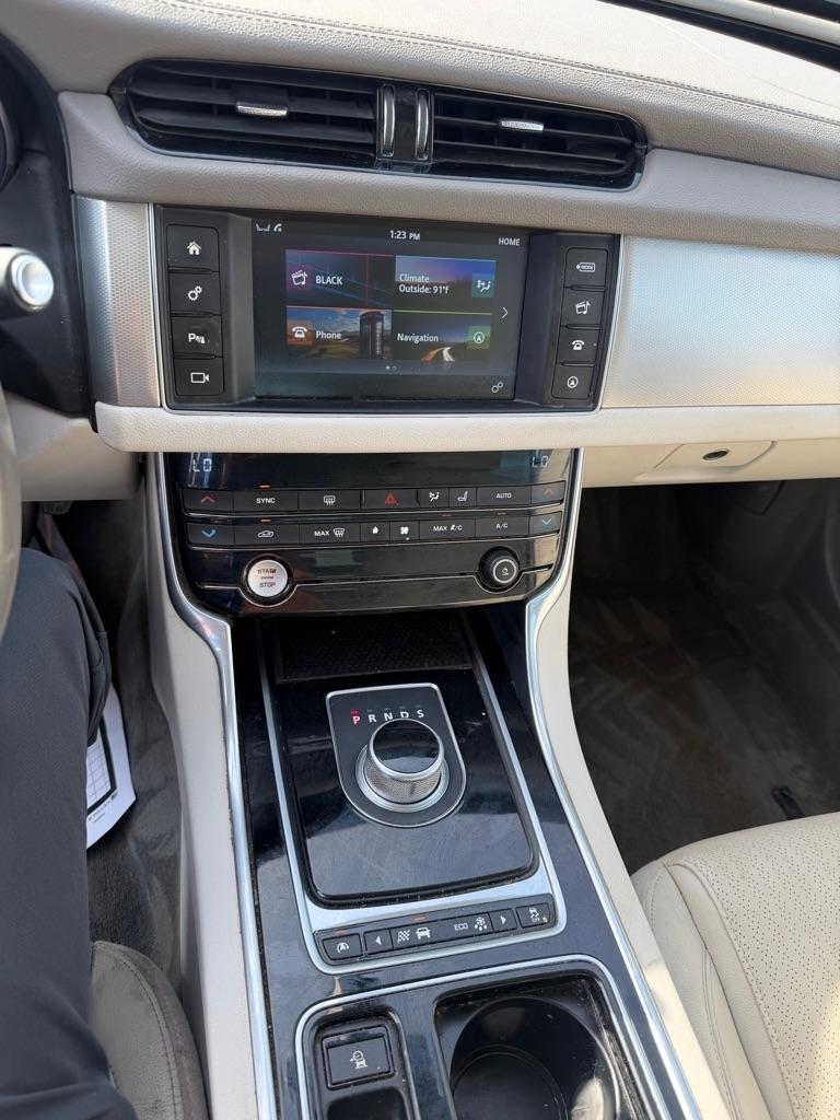 Jaguar XF-Series 35t Prestige 2016