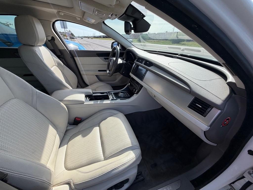 Jaguar XF-Series 35t Prestige 2016
