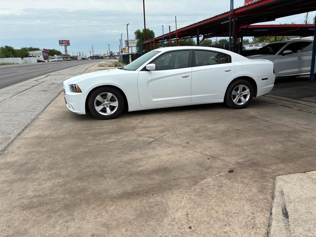 Dodge Charger SE 2013