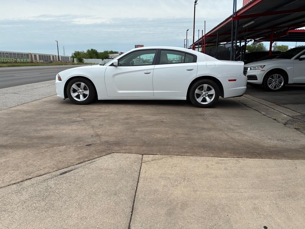 Dodge Charger SE 2013