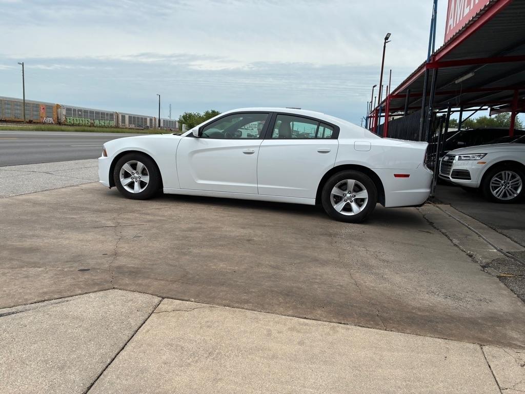 Dodge Charger SE 2013