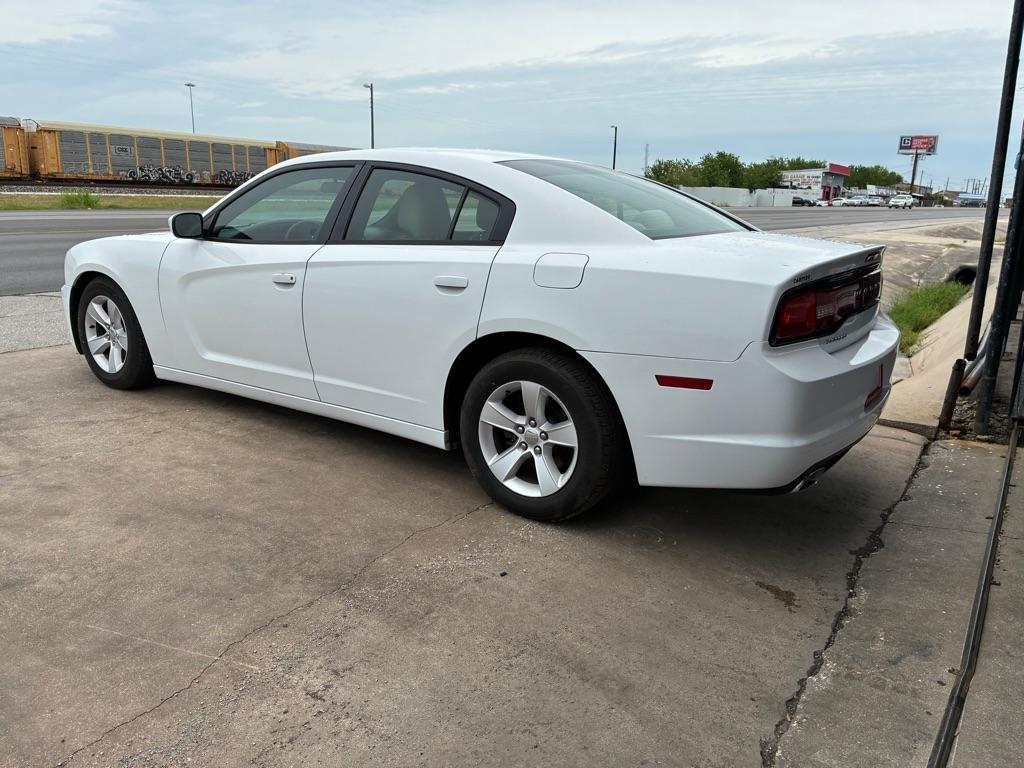 Dodge Charger SE 2013