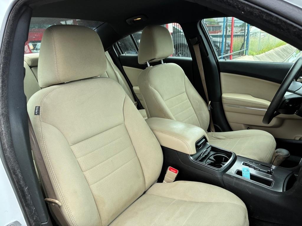 Dodge Charger SE 2013