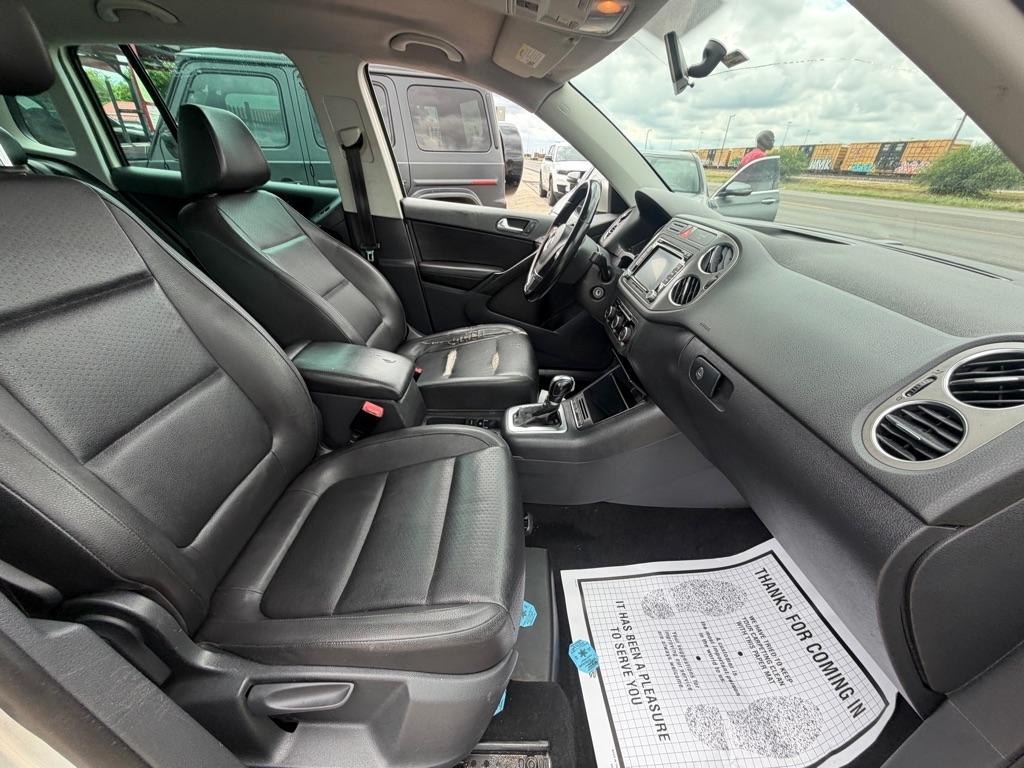 Volkswagen Tiguan S 2011