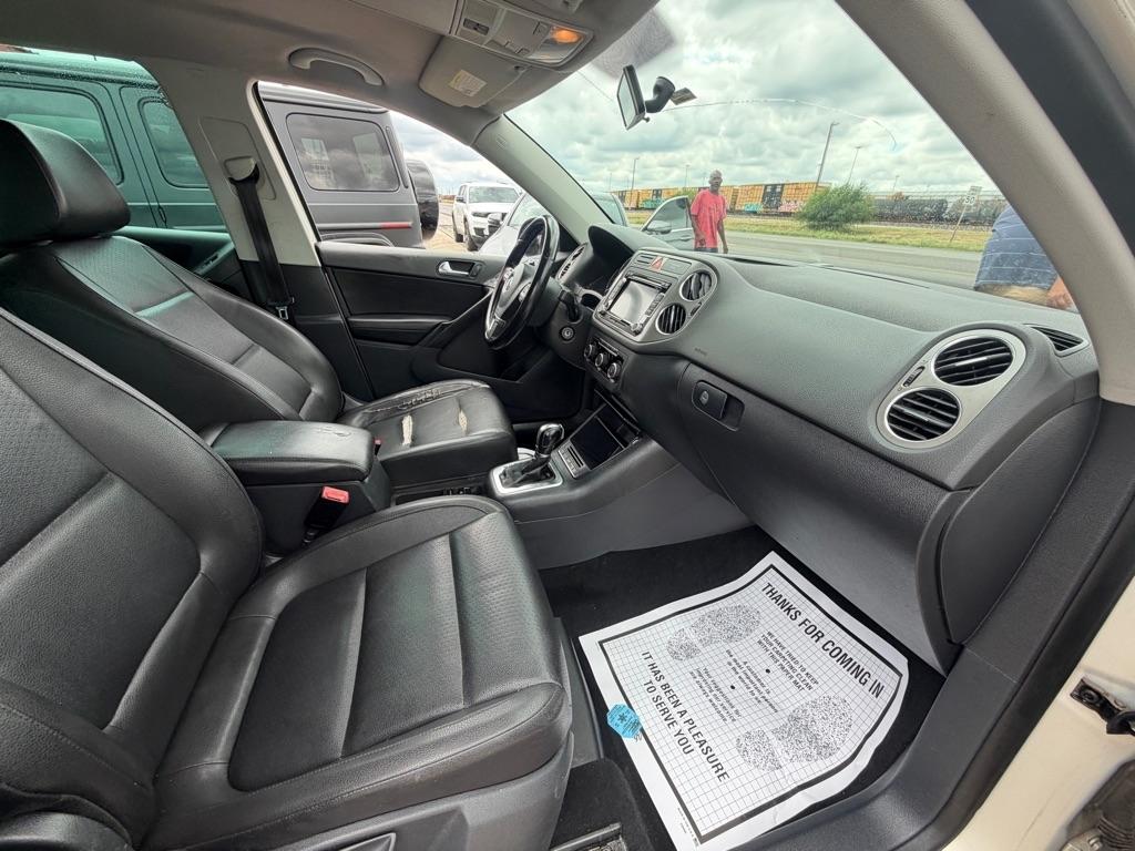 Volkswagen Tiguan S 2011