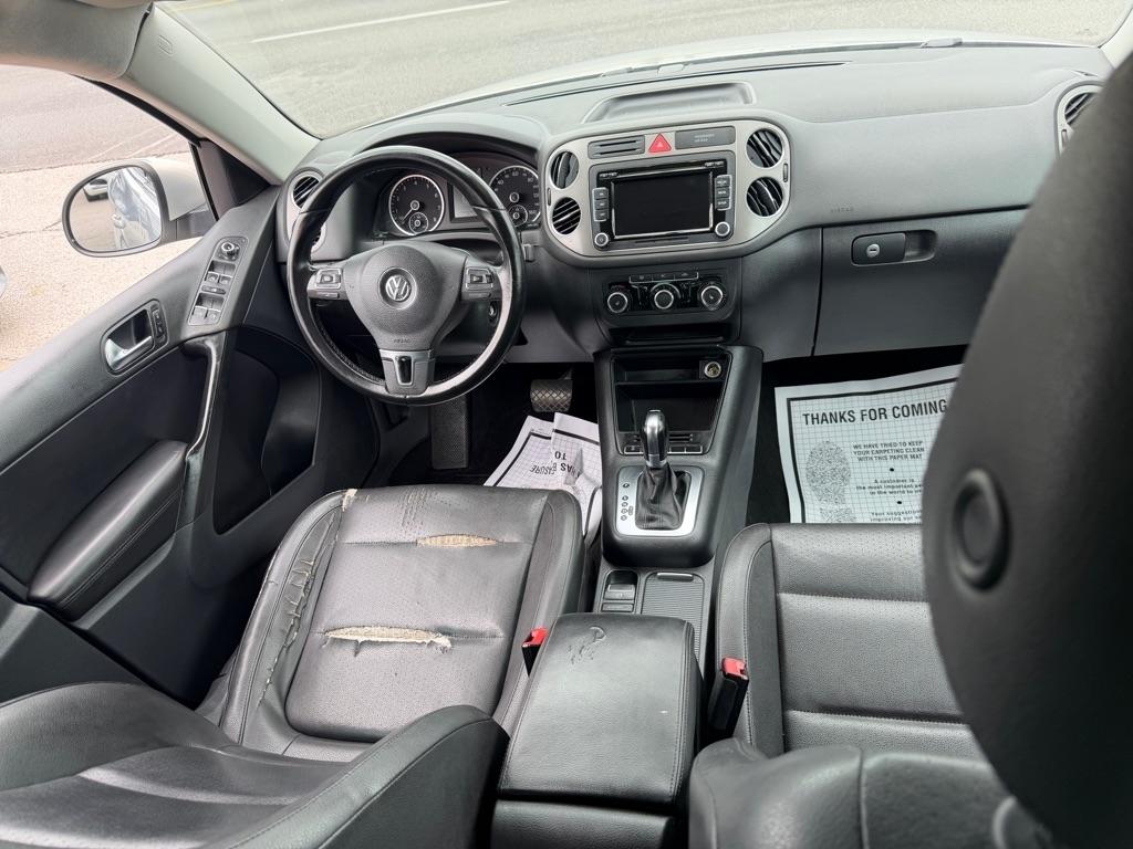 Volkswagen Tiguan S 2011