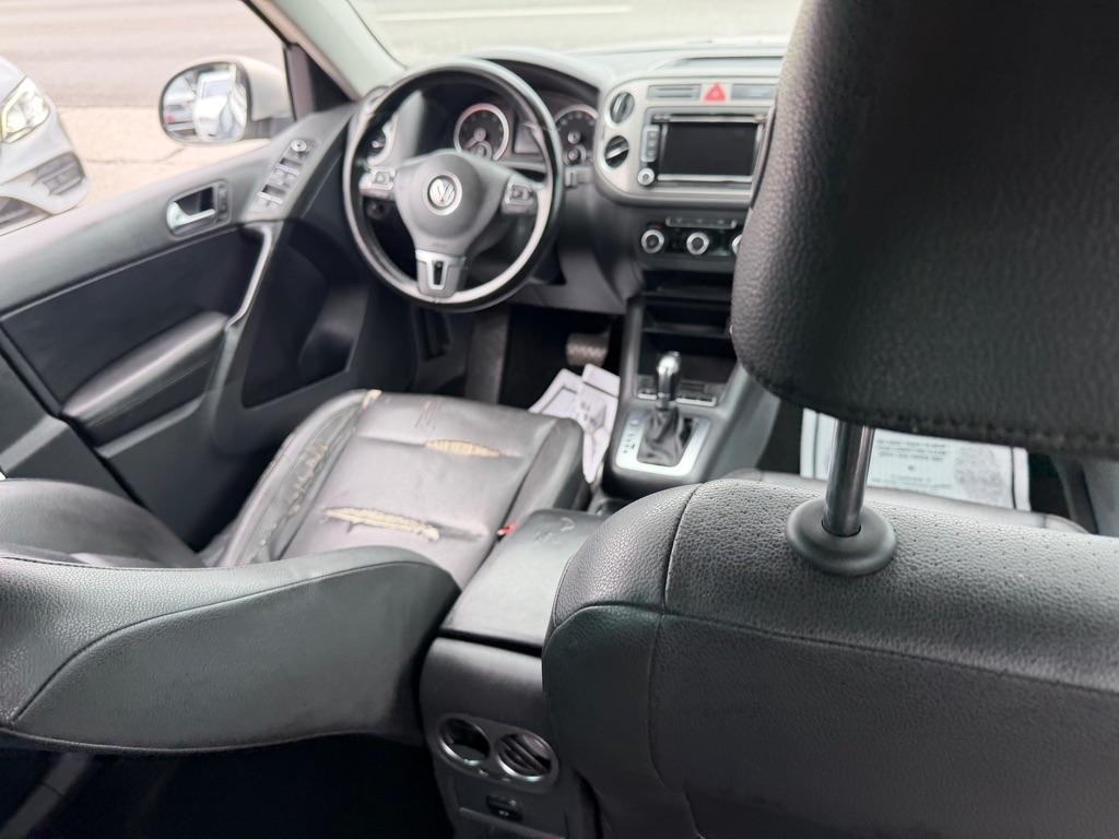 Volkswagen Tiguan S 2011