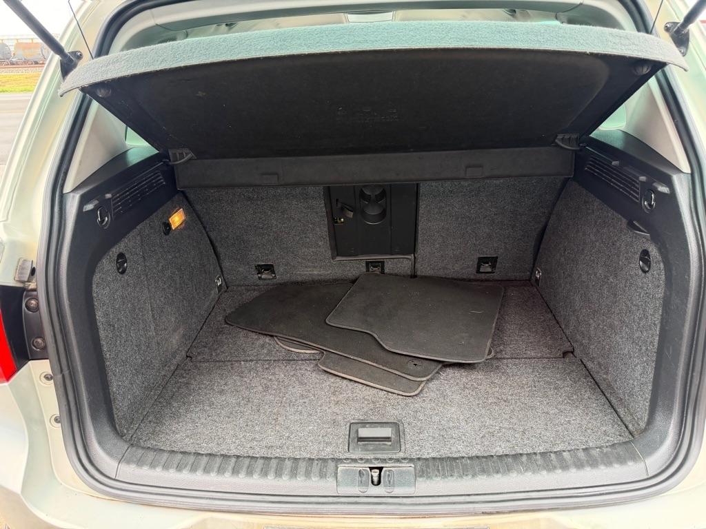 Volkswagen Tiguan S 2011
