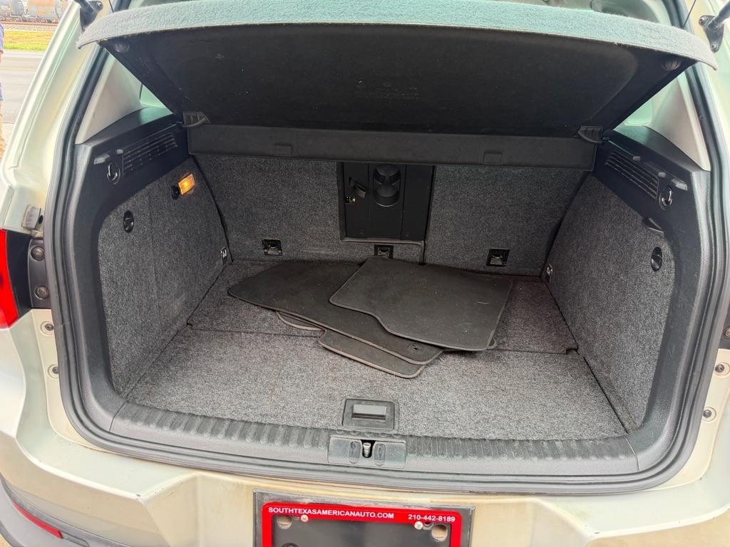 Volkswagen Tiguan S 2011