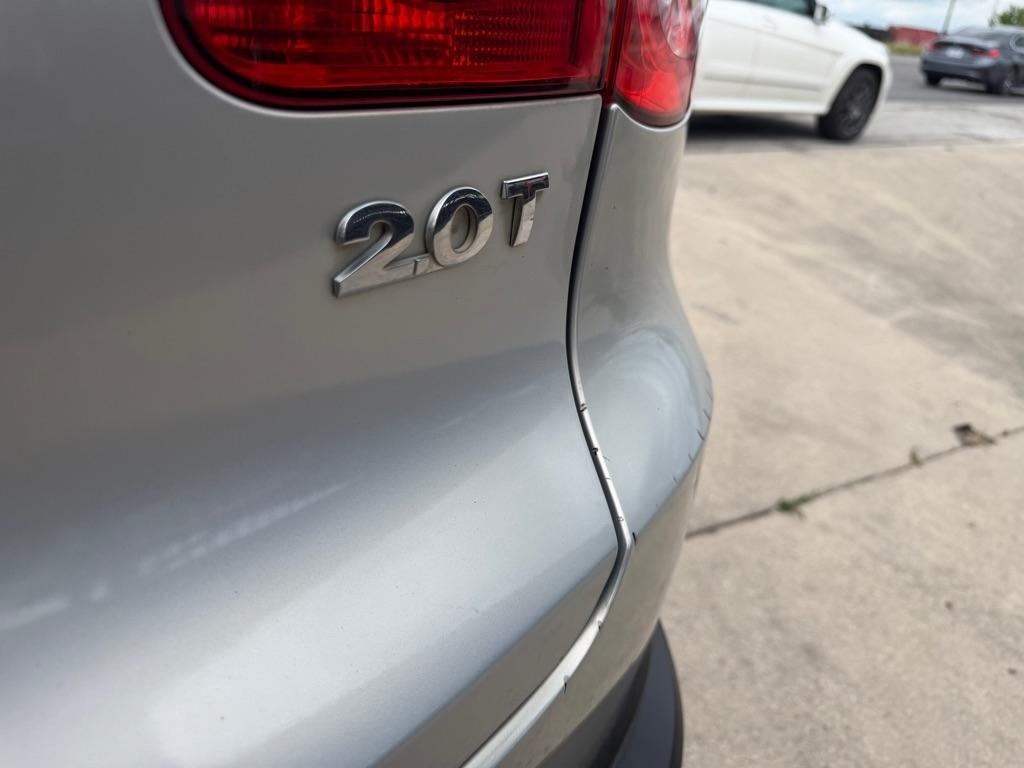 Volkswagen Tiguan S 2011