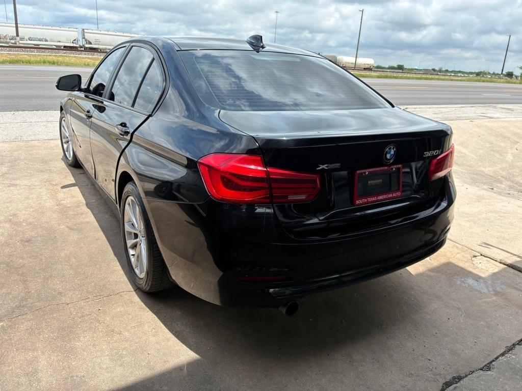 BMW 3-Series 320i xDrive Sedan 2016
