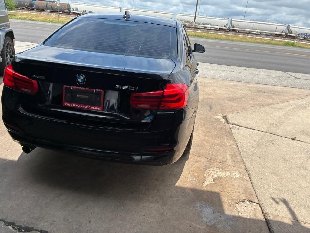 BMW 3-Series 320i xDrive Sedan 2016