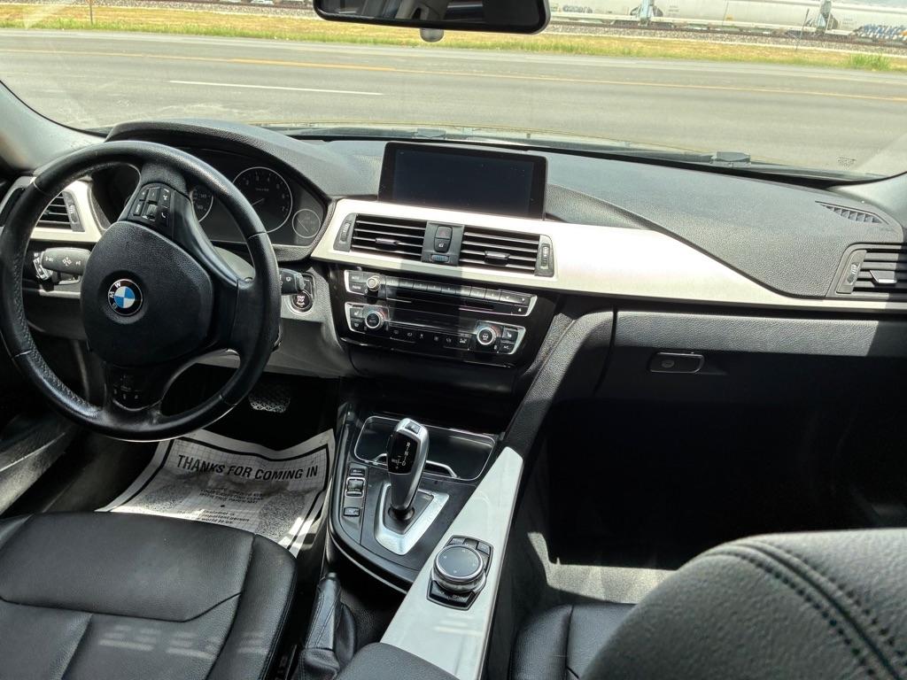 BMW 3-Series 320i xDrive Sedan 2016
