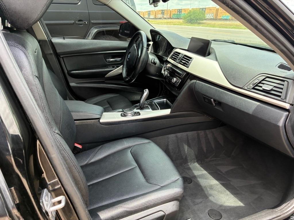 BMW 3-Series 320i xDrive Sedan 2016