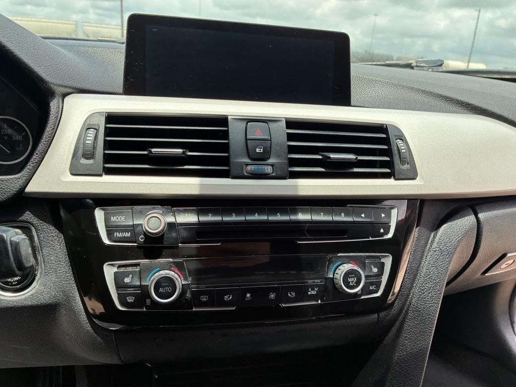 BMW 3-Series 320i xDrive Sedan 2016