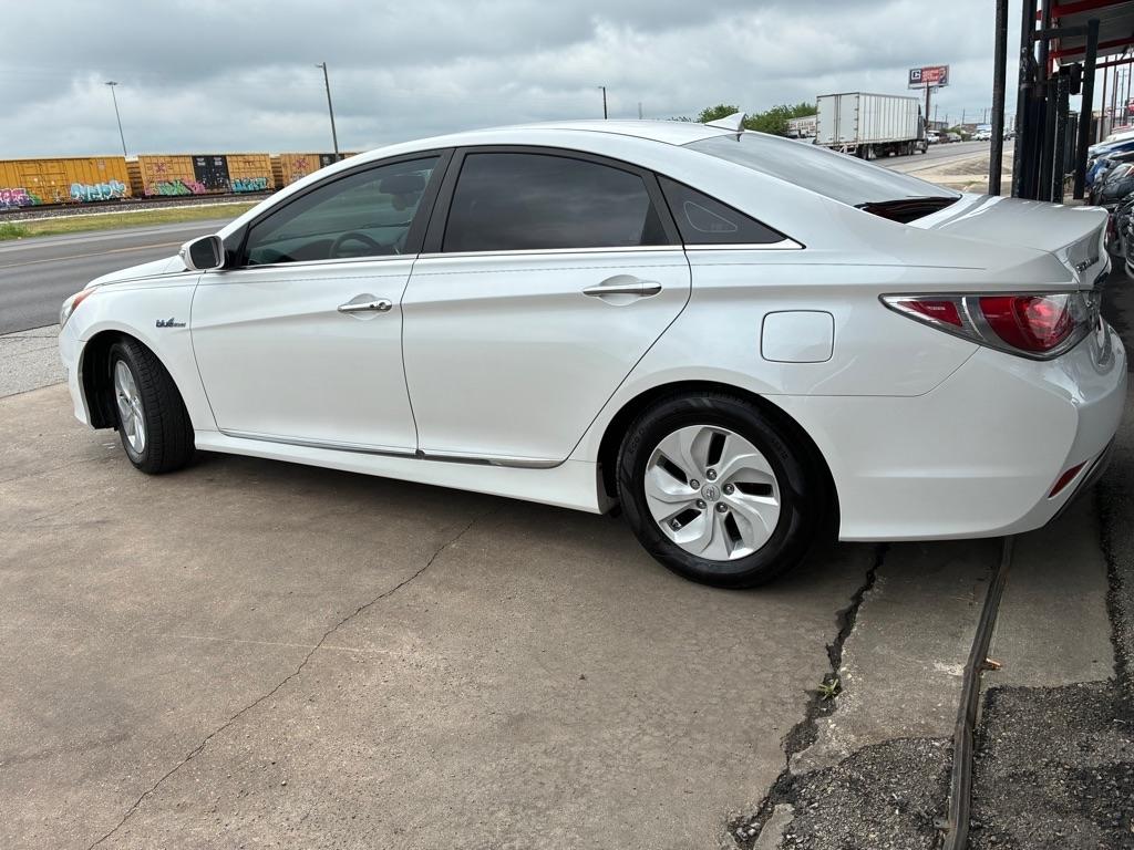 Hyundai Sonata Hybrid Sedan 2015