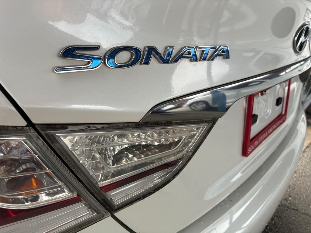 Hyundai Sonata Hybrid Sedan 2015