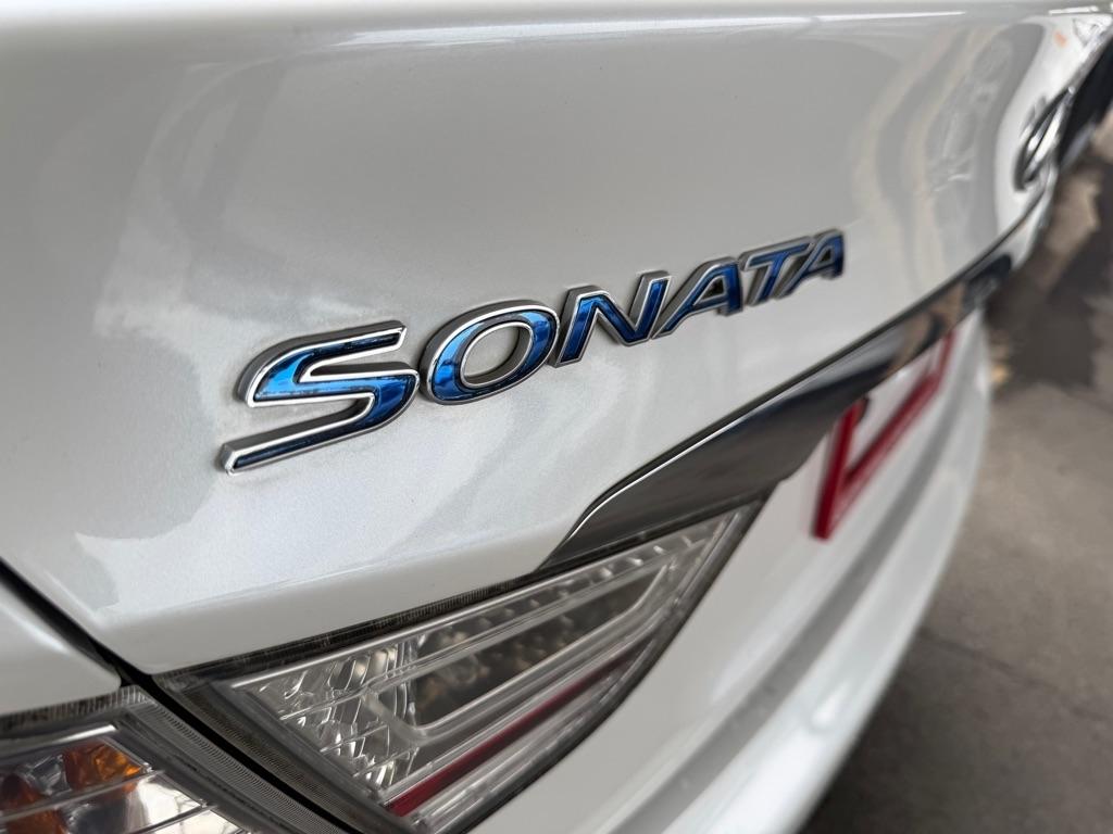 Hyundai Sonata Hybrid Sedan 2015