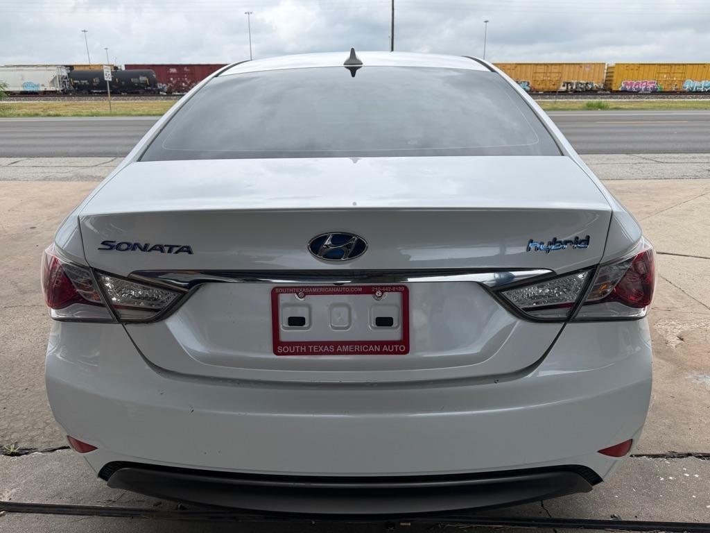 Hyundai Sonata Hybrid Sedan 2015