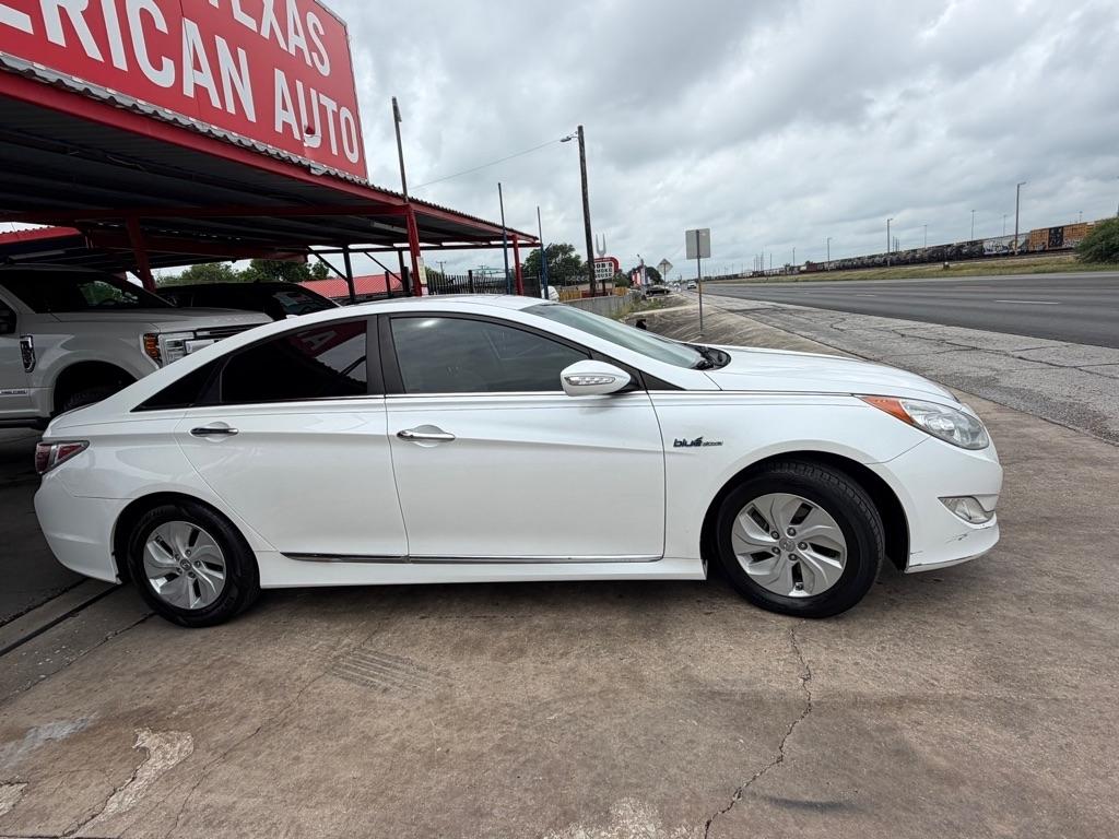 Hyundai Sonata Hybrid Sedan 2015