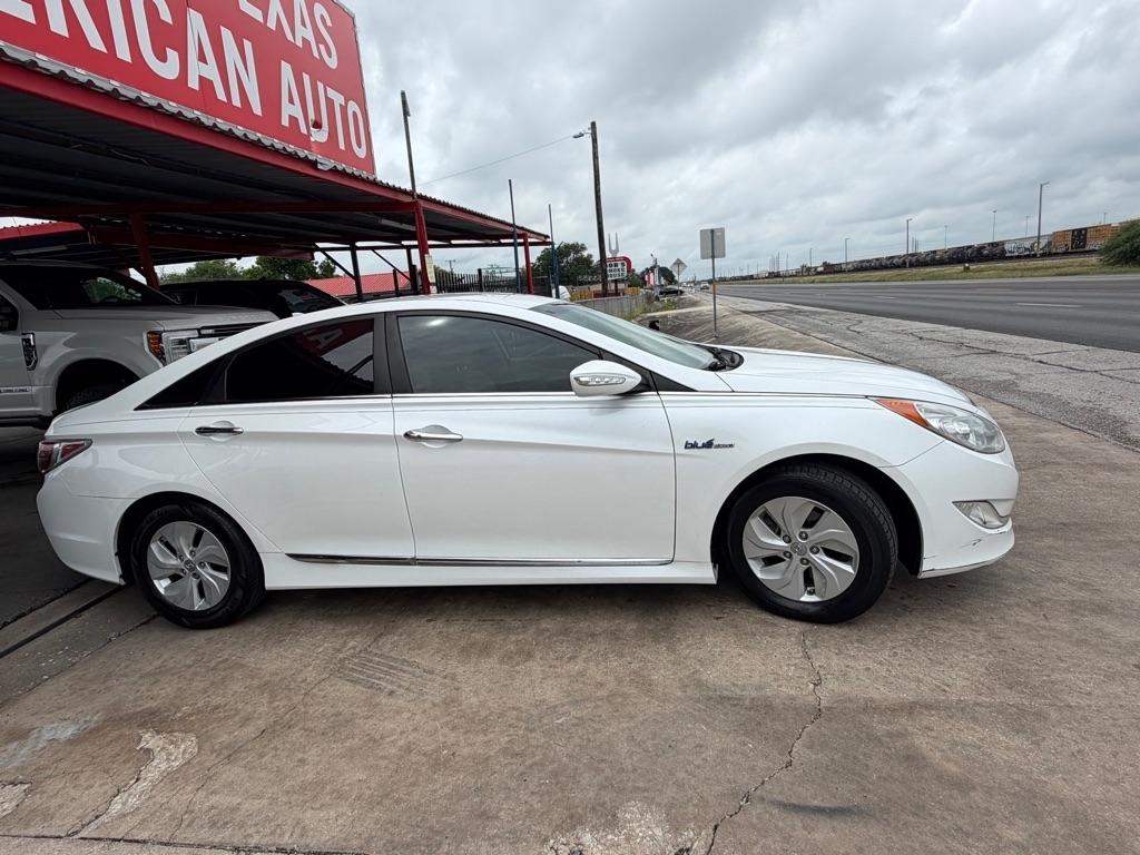 Hyundai Sonata Hybrid Sedan 2015