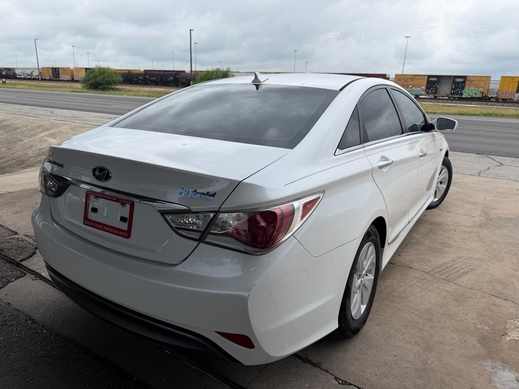 Hyundai Sonata Hybrid Sedan 2015