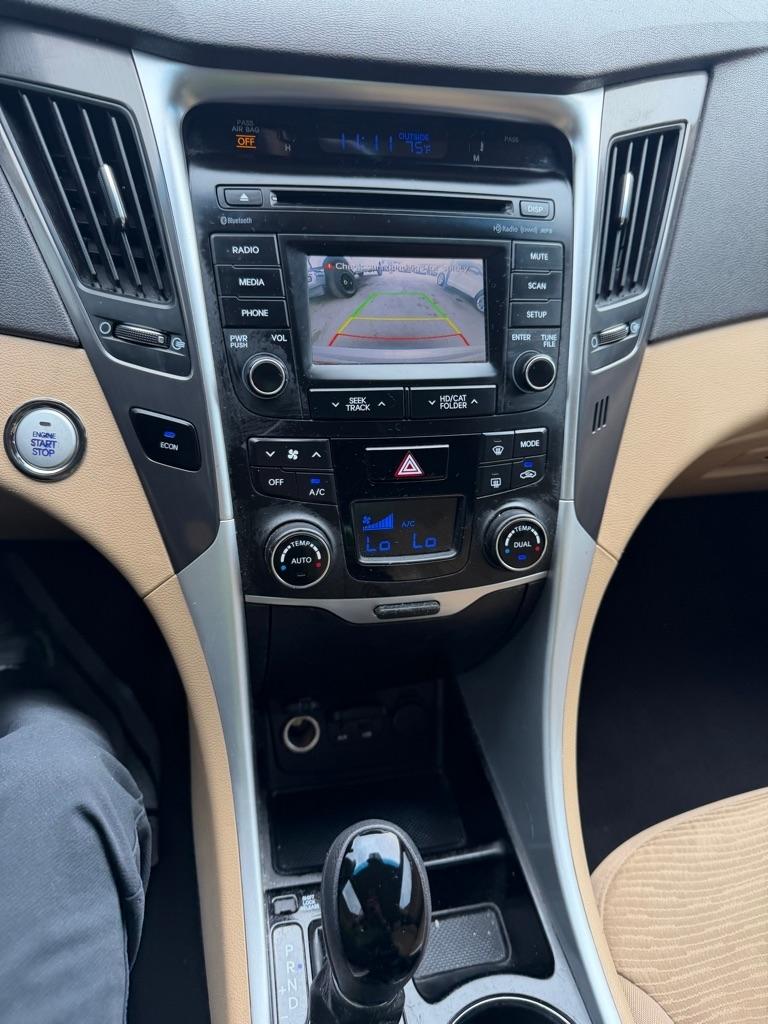 Hyundai Sonata Hybrid Sedan 2015