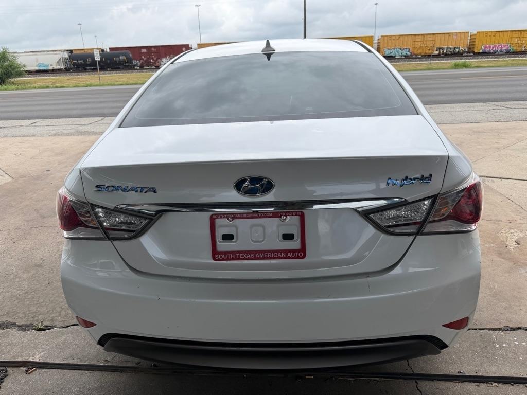 Hyundai Sonata Hybrid Sedan 2015