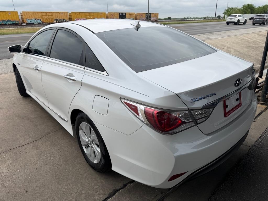 Hyundai Sonata Hybrid Sedan 2015