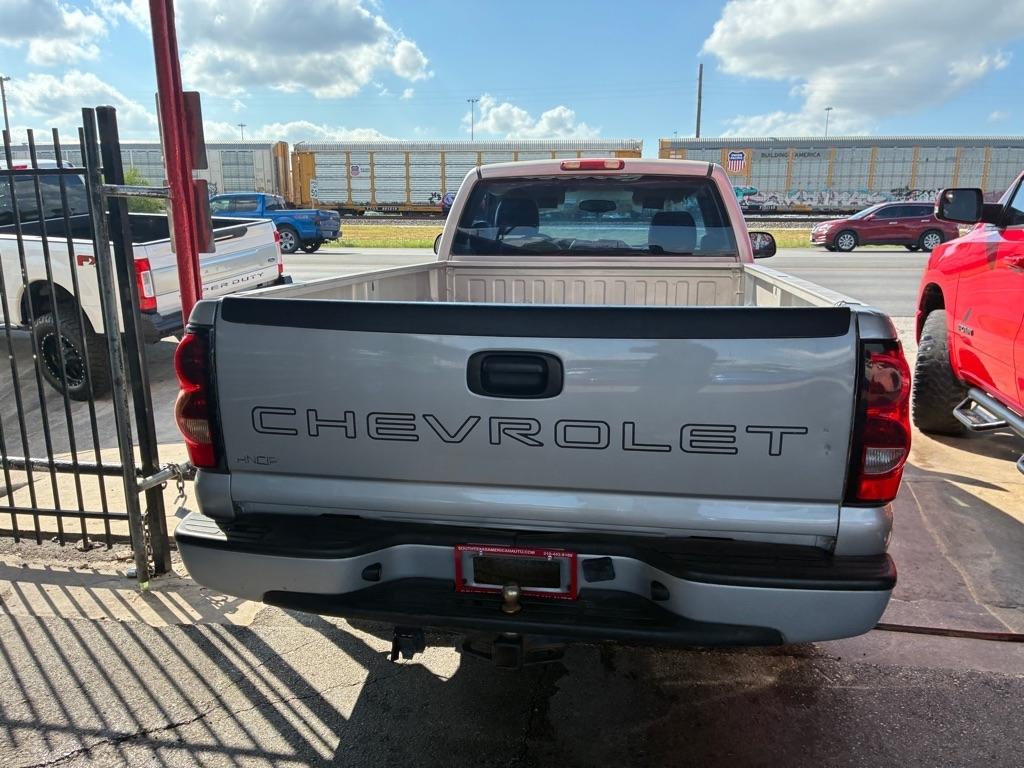Chevrolet Silverado 1500 Work Truck Short Bed 2WD 2005