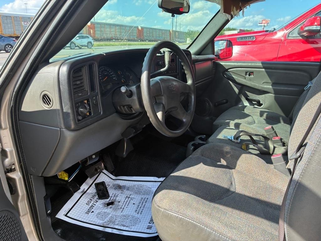 Chevrolet Silverado 1500 Work Truck Short Bed 2WD 2005