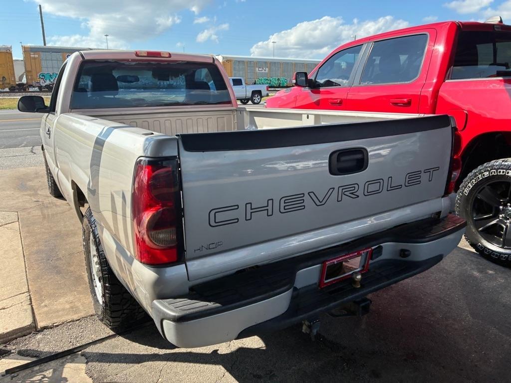 Chevrolet Silverado 1500 Work Truck Short Bed 2WD 2005