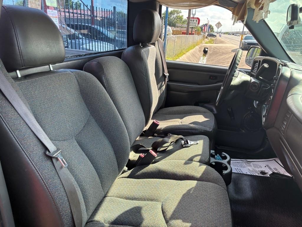 Chevrolet Silverado 1500 Work Truck Short Bed 2WD 2005