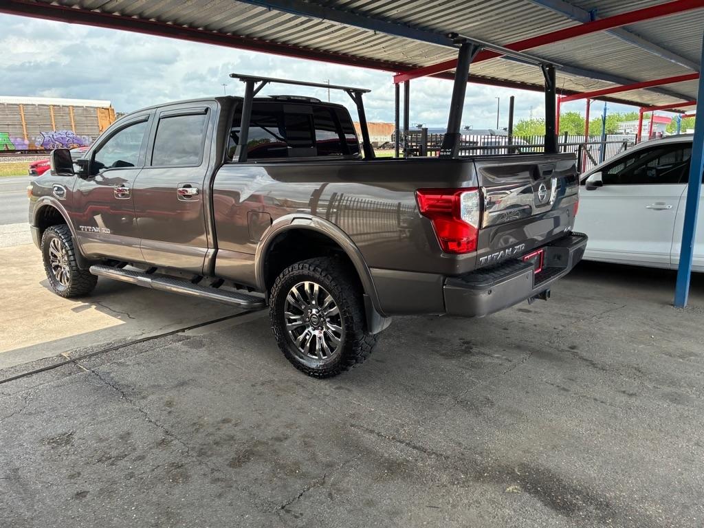 Nissan Titan XD SL 4WD Diesel 2017