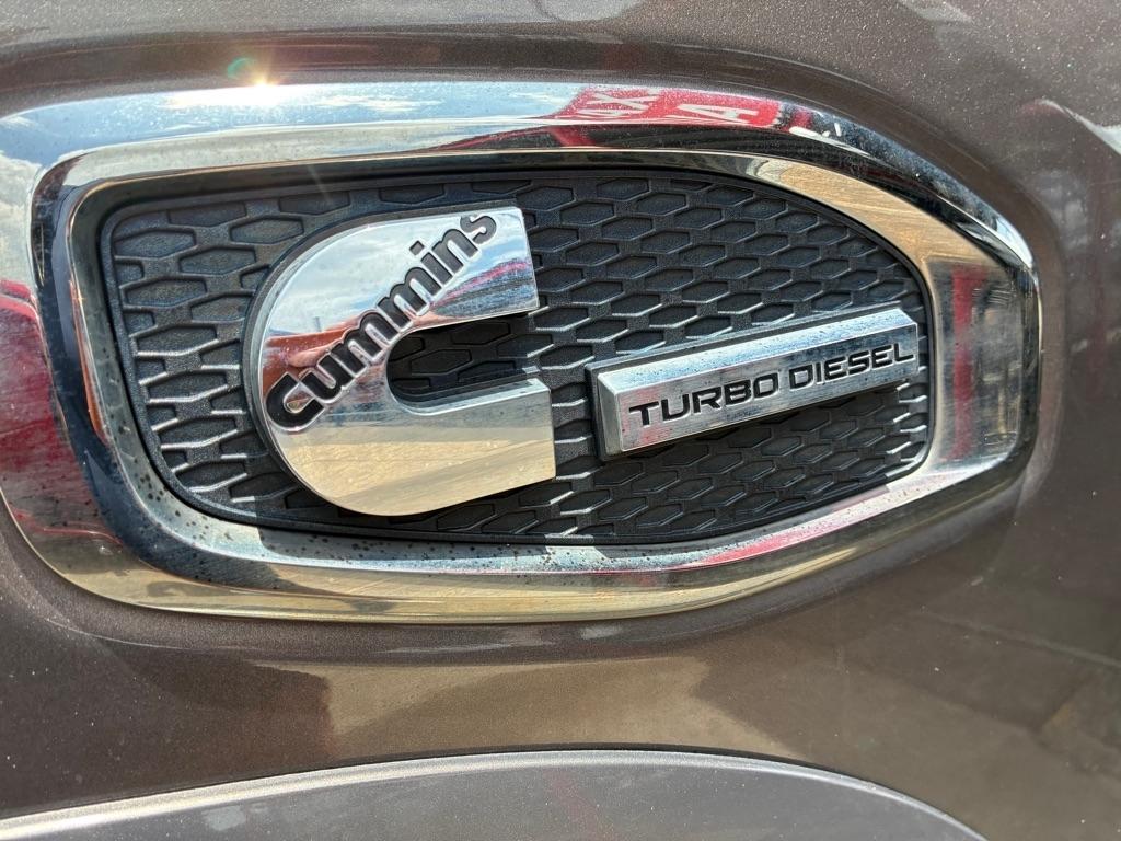Nissan Titan XD SL 4WD Diesel 2017