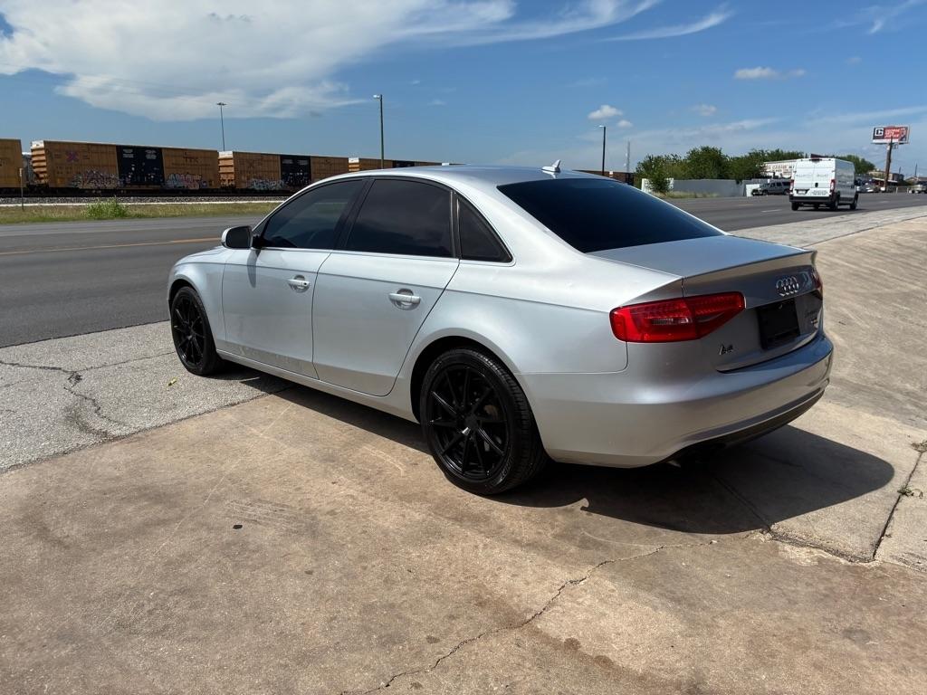 Audi A4 2.0T Sedan quattro Tiptronic 2013