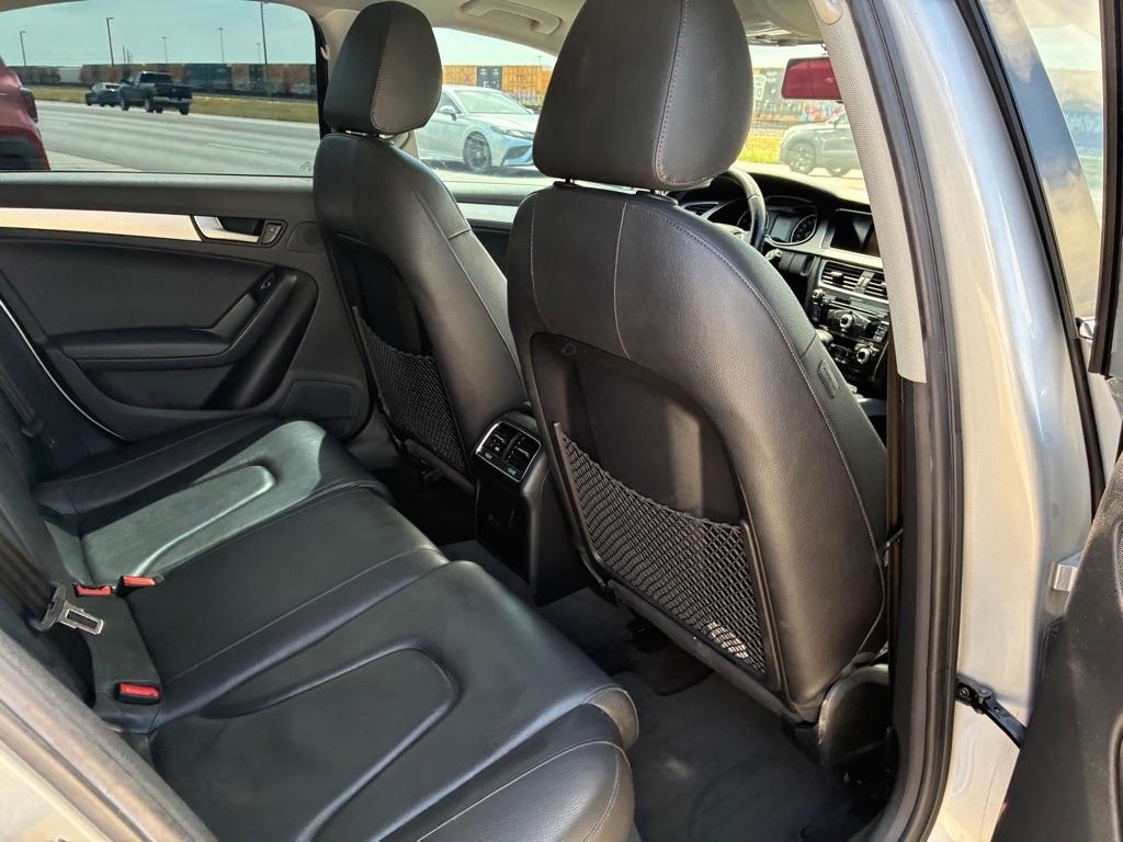 Audi A4 2.0T Sedan quattro Tiptronic 2013