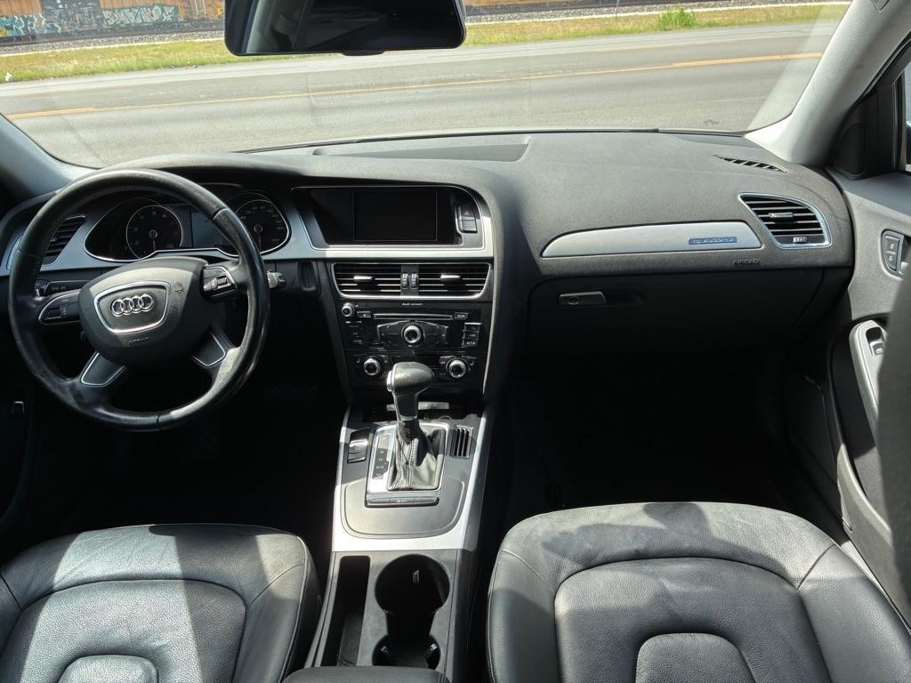 Audi A4 2.0T Sedan quattro Tiptronic 2013