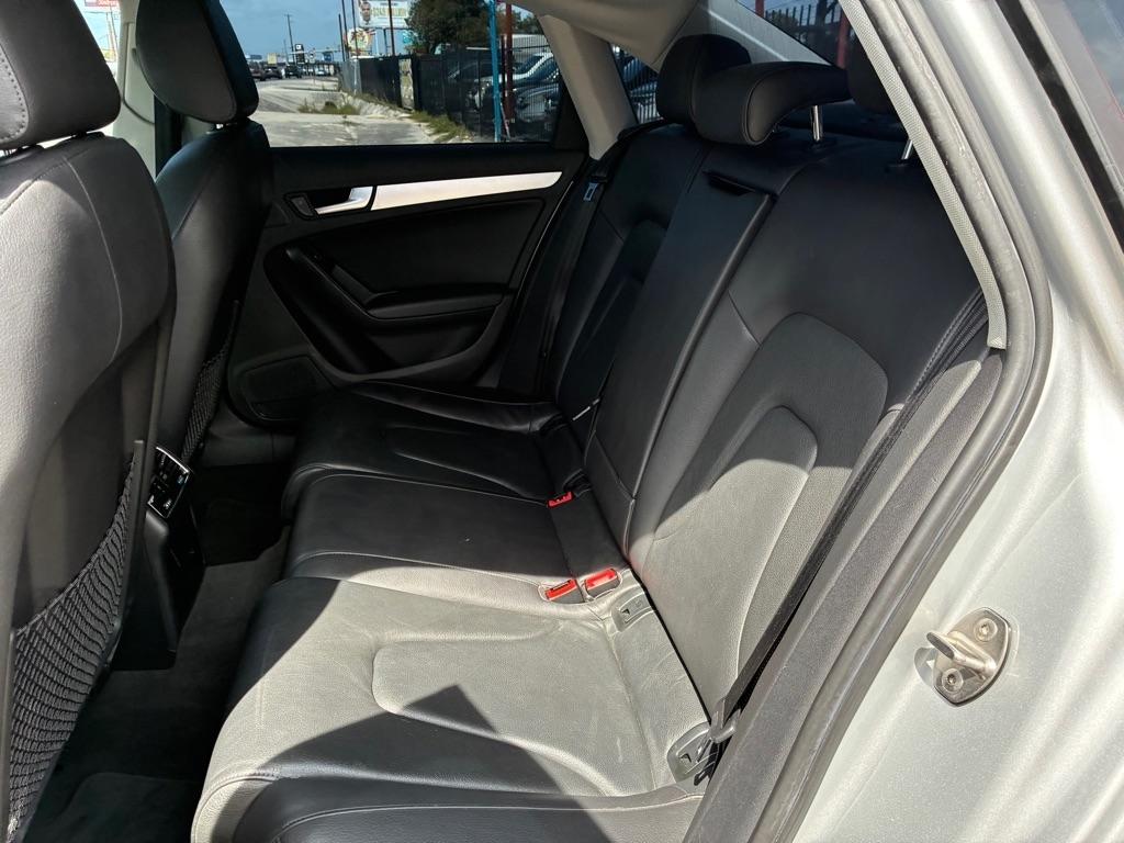 Audi A4 2.0T Sedan quattro Tiptronic 2013