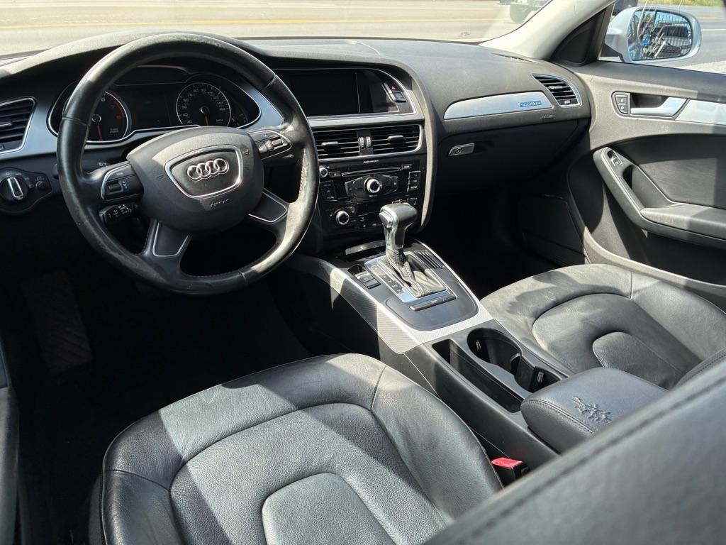 Audi A4 2.0T Sedan quattro Tiptronic 2013