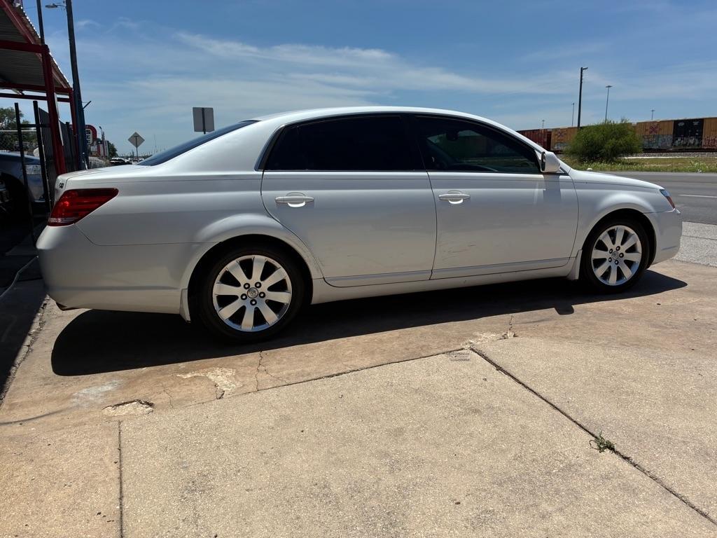 Toyota Avalon XL 2006