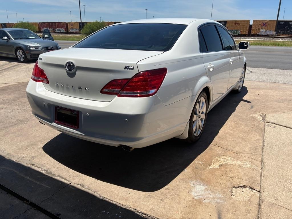 Toyota Avalon XL 2006